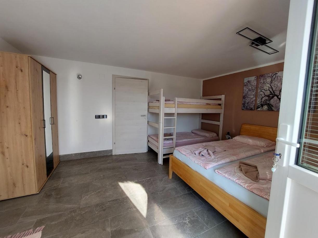 Apartma Zirovnik Cerklje na Gorenjskem Esterno foto