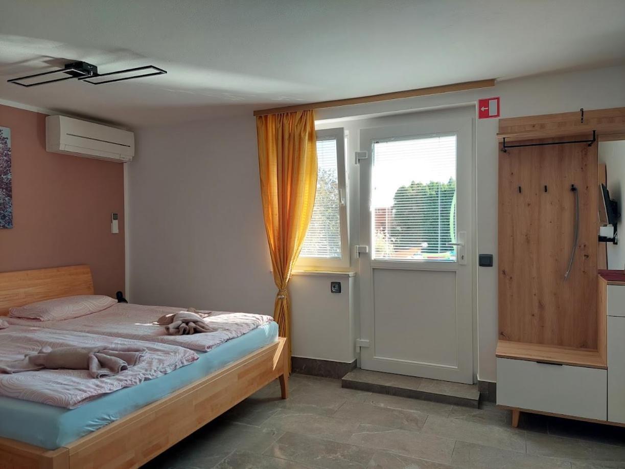 Apartma Zirovnik Cerklje na Gorenjskem Esterno foto